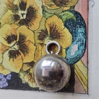 -soelvfarvet-kugle-charms-vedhaeng-vintage-armbaandscharms-